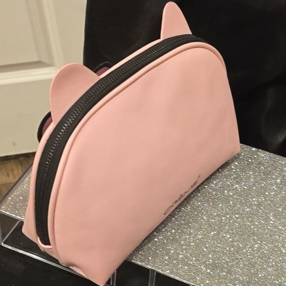 The Creme Shop X Hello Kitty Think Pink Cosmetic Pouch - Picture 5 of 7